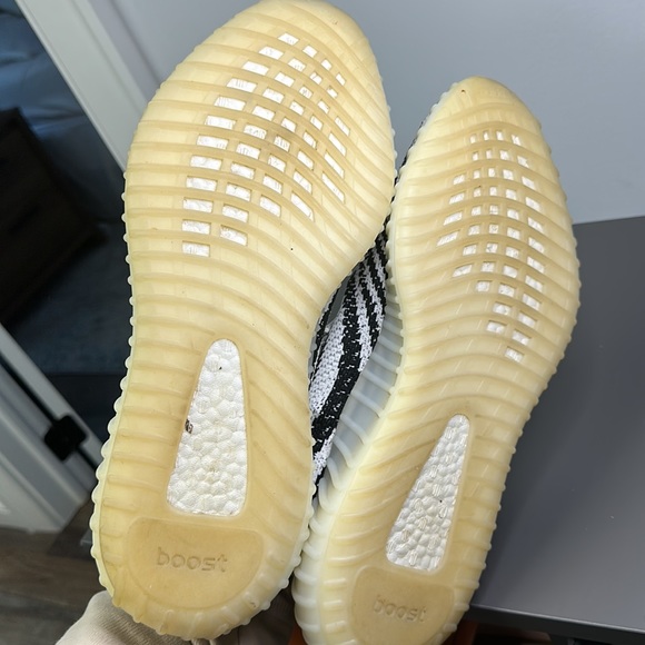 YEEZY 350 V2 Boost Zebra size 12 - Picture 5 of 5